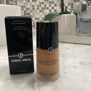 Giorgio Armani luminous silk foundation